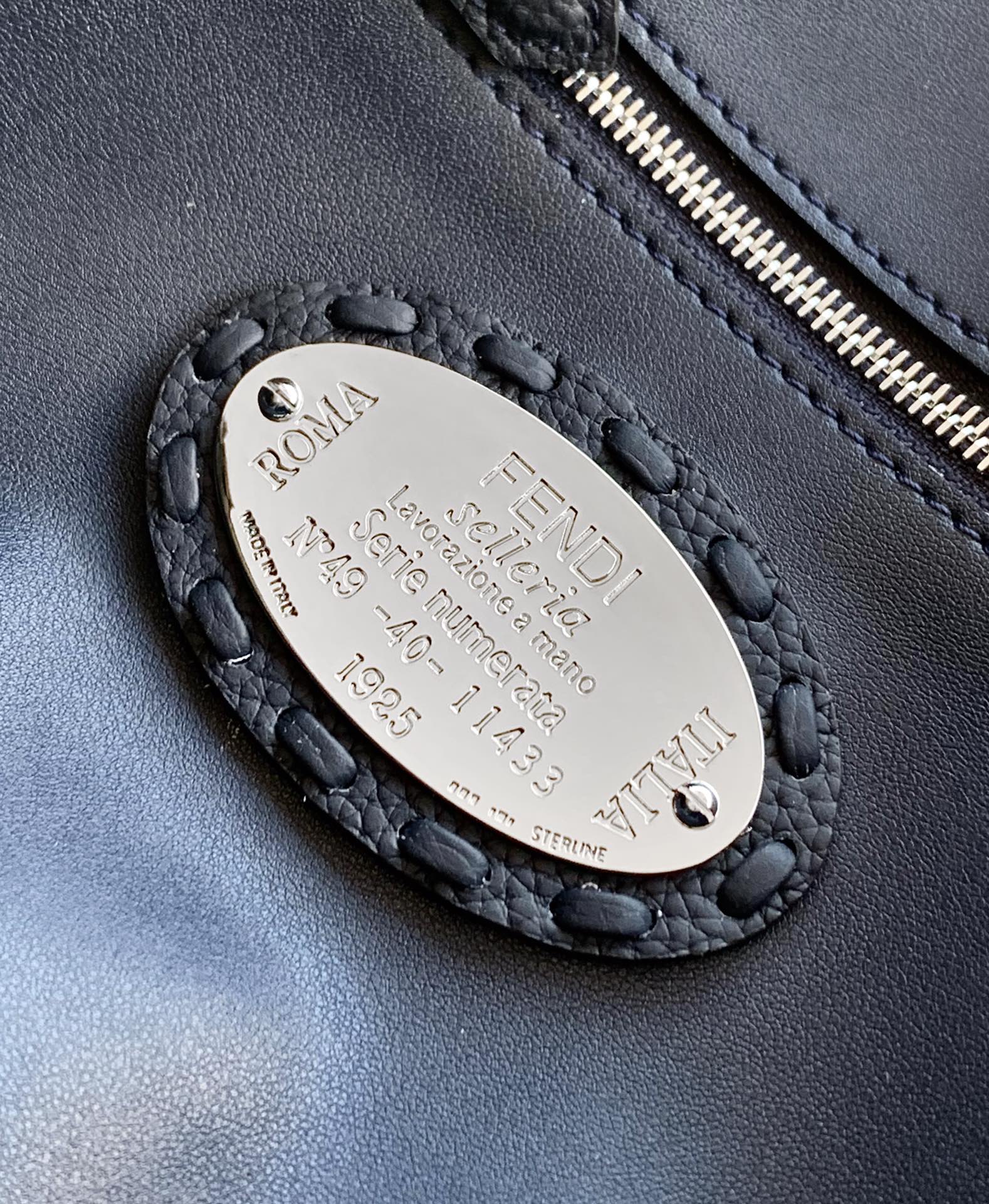 Fendi Baguette Medium Size in Grained Leather 7 i1737351384 6042 6