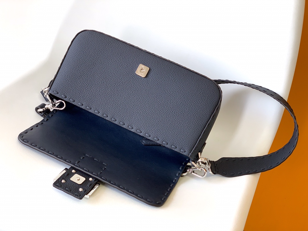Fendi Baguette Medium Size in Grained Leather 5 i1737351384 7032 3
