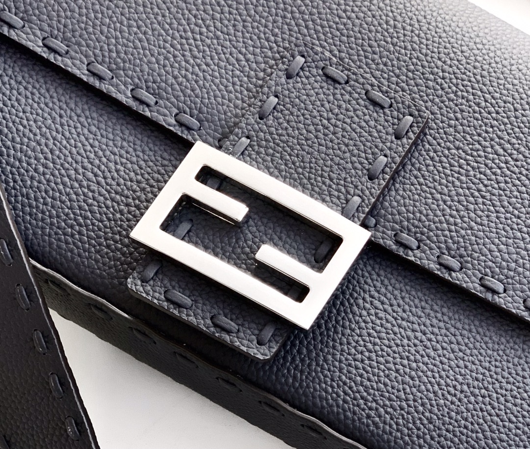 Fendi Baguette Medium Size in Grained Leather 8 i1737351384 8292 7