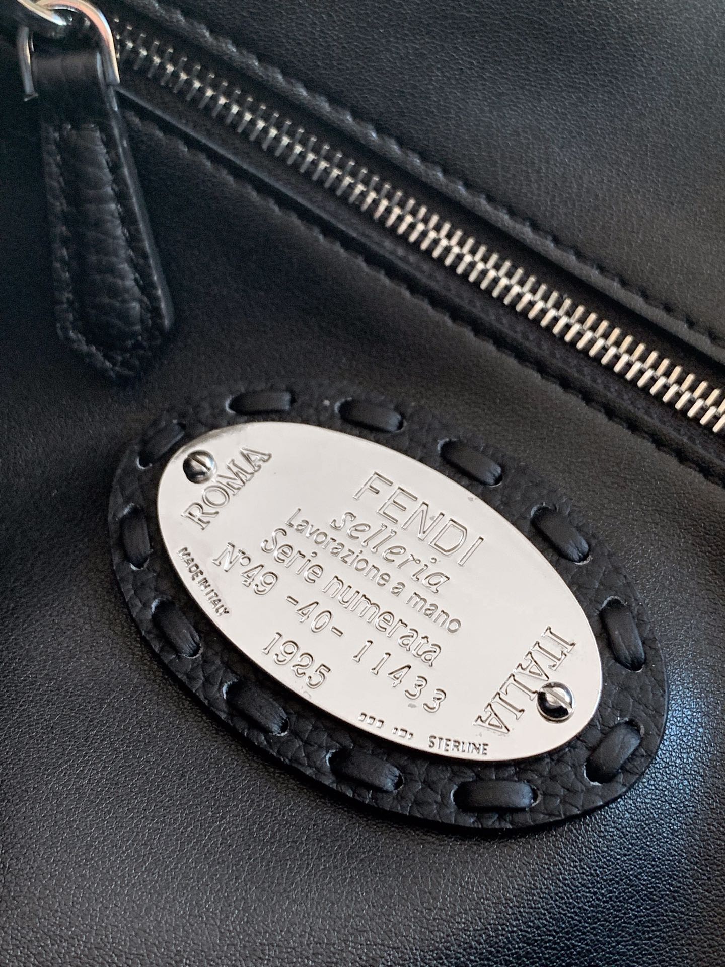 Fendi Baguette Medium Black Leather Shoulder Bag with Silver Hardware 9 i1737352009 833 8