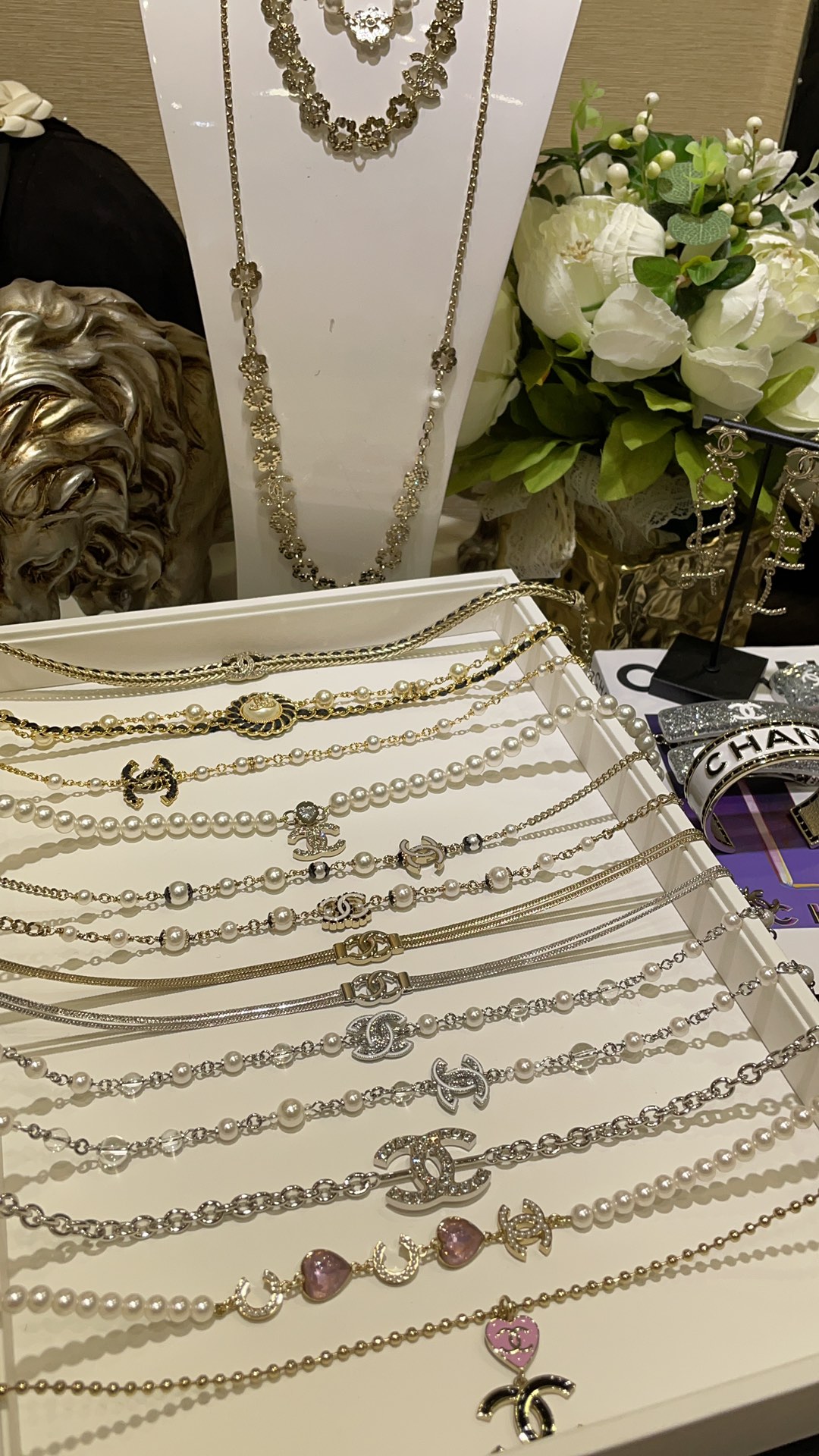 NO:631671,2 large collections of new accessories, ready to go in seconds. It is an indispensable matching item for beautiful women with a sense of atmosphere. It is a must-have for the New Year's concave look. You can't go wrong if you follow it. Cardia high-end jewelry198609092 新款配饰大合集现货秒发  氛围感美女少不了的搭配单品 新年凹造型必备 跟着买不出错,,卡迪亚高端饰品,Jewelry