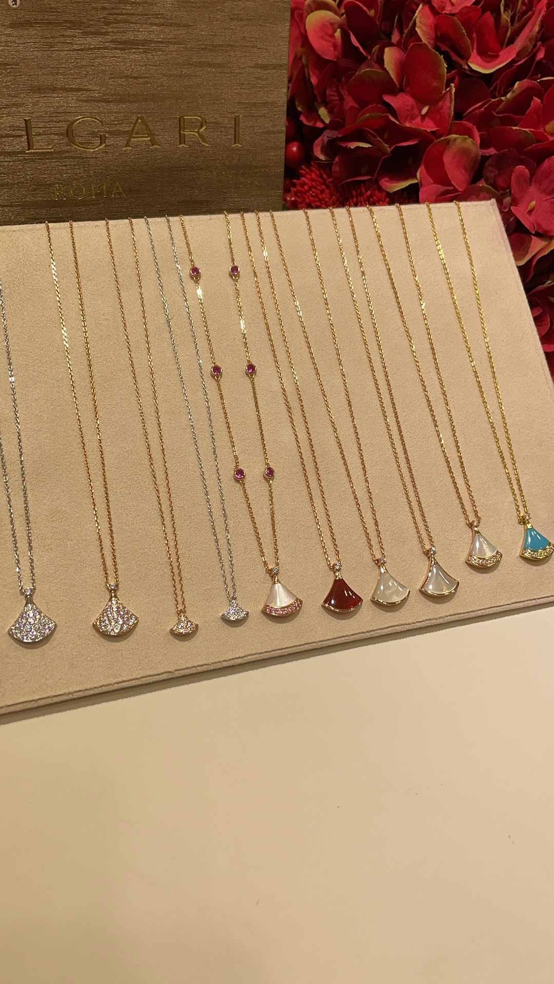 NO:631674,3 exquisite collections of rich women’s accessories, available in seconds. An indispensable matching item for beautiful women with a sense of atmosphere. A must-have for the new year’s concave look. You can’t go wrong with this purchase. Cardia high-end jewelry198609093精致富家女配饰大合集现货秒发  氛围感美女少不了的搭配单品 新年凹造型必备 跟着买不出错,,卡迪亚高端饰品,Jewelry