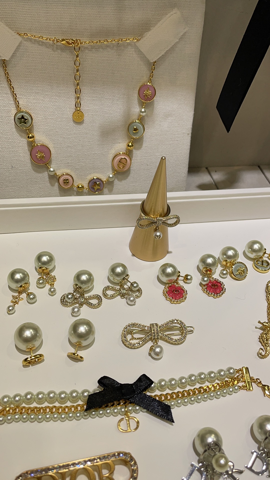 NO:631931,A collection of the latest accessories in 25 years, real shots in stock. This year’s design elements are full of age-reducing girlishness. They are simply too sweet. A series of customized models at good prices, Cardia high-end accessories.1986090925年最新款配饰合集·现货实拍 今年的设计元素减龄少女感十足 简直甜度超标 定制款一系列好价,,卡迪亚高端饰品,Jewelry