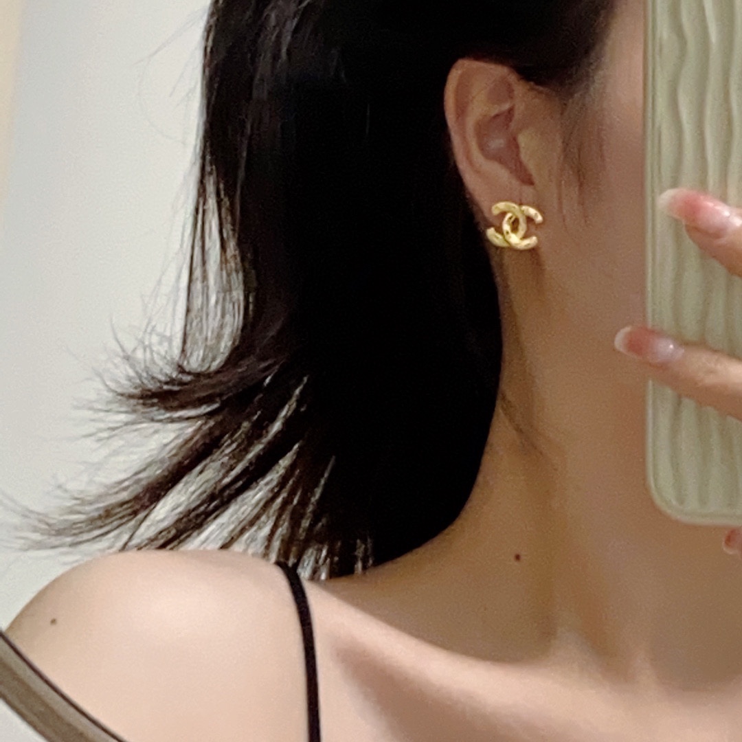 NO:112571,Xiaoxiang Chanel Internet celebrity same style Highest purchasing level Small earrings Original brass 925 sterling silver needle Top original order quality, highest purchasing level Internet celebrity Xiaogongju Fashion people must own, jewelry quality, chanel, pure silver19860909小香 Chanel 网红 同款 最高代购级别 小耳钉 原版黄铜 925纯银 针 顶级原单品质、最高代购级别网红小公举时尚人士必须拥有,饰品精品,chanel,pure silver,Jewelry