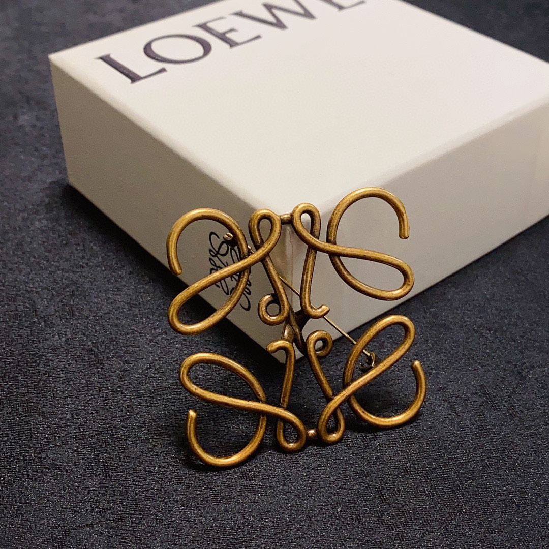 Loewe Retrophoto Broccoli Piston: Well-Specified Fashion with Simple Threads and Easy Combinations - 图片 4