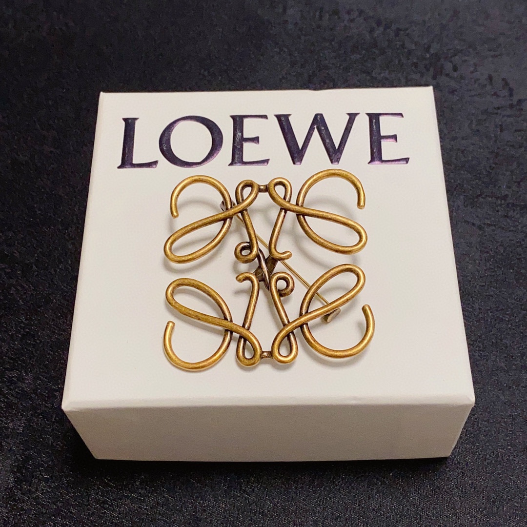 Loewe Retrophoto Broccoli Piston: Well-Specified Fashion with Simple Threads and Easy Combinations - 图片 6