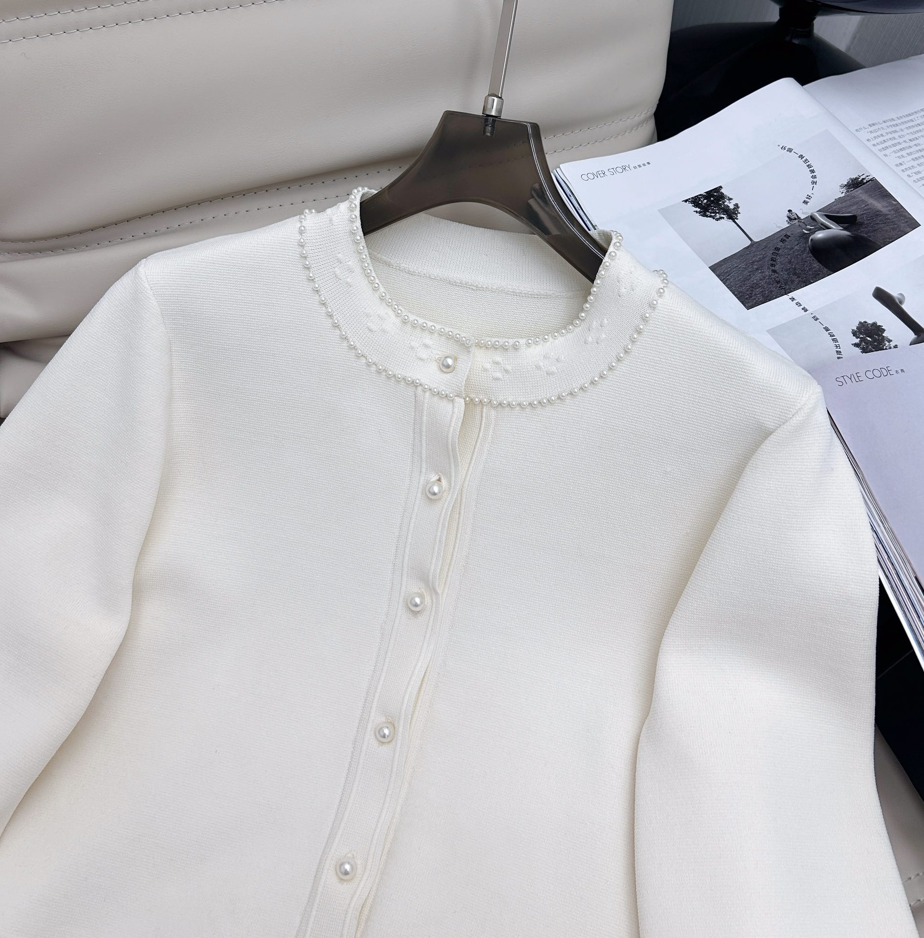 📣上新原单高端品 25年最新系列！重工镶珍珠长袖针织开衫！进口纱线舒适手感超赞 经典版型慵懒风随性大气！