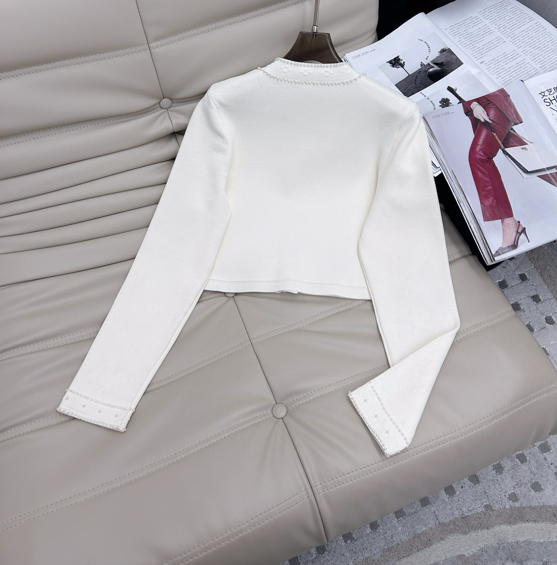 📣上新原单高端品 25年最新系列！重工镶珍珠长袖针织开衫！进口纱线舒适手感超赞 经典版型慵懒风随性大气！