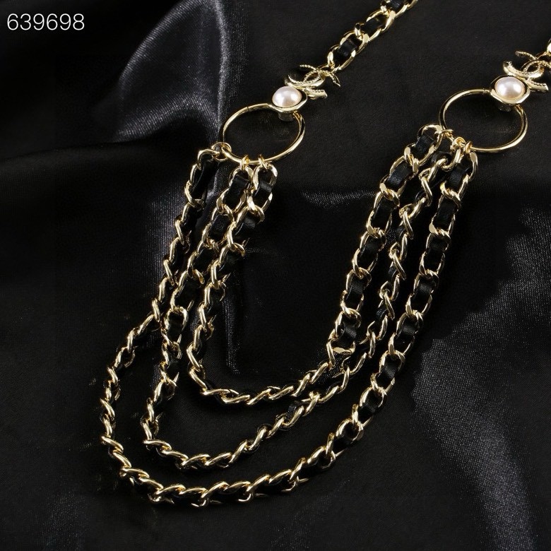 Chanel 小香Chanel新款腰链 每一个细节做工非常精细 这款设计非常美轮美奂 这款真的 美 仙 小姐姐