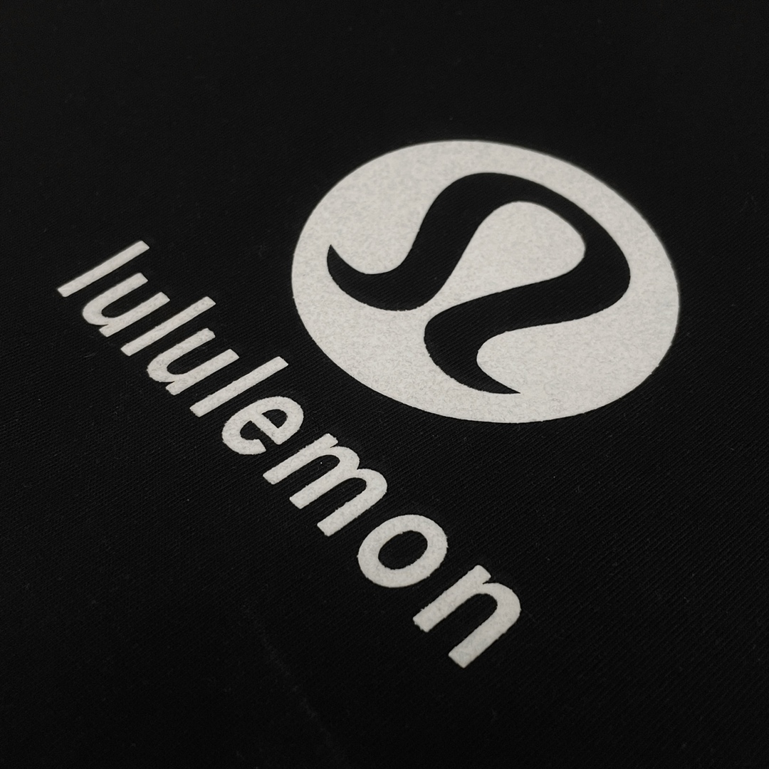 “High-Quality Lightweight Lululemon Jackets on Sale in Various Sizes” - 图片 4
