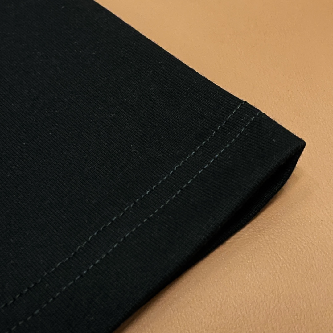 “High-Quality Lightweight Lululemon Jackets on Sale in Various Sizes” - 图片 6