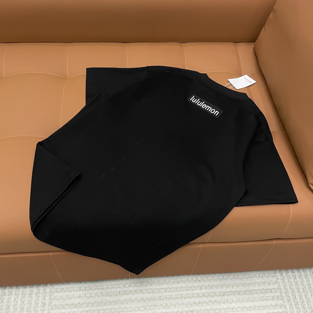 “High-Quality Lightweight Lululemon Jackets on Sale in Various Sizes” - 图片 2