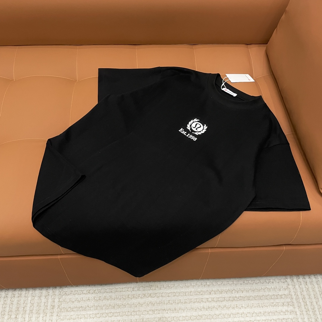 Luxury Lightweight Lulemon Jackets on Sale: Unisex Sizes Available, Quality Precision Details.