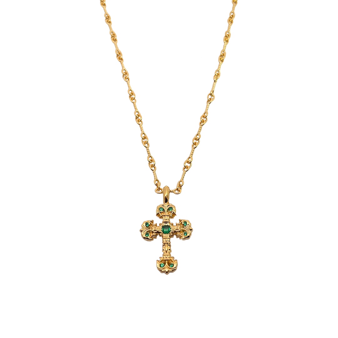 NO:114902,Croxin Gold-plated green diamond mini flame cross with handmade chains Gold-plated handmade inlaid green diamonds High-quality texture Fashion matching, jewelry boutique, chrome hearts, gold plating19860909克罗心 镀金绿钻迷你火焰十字架 搭配手工链 镀金 手工镶嵌绿钻 质感高级 时尚搭配,饰品精品,chrome hearts,gold plating,Jewelry