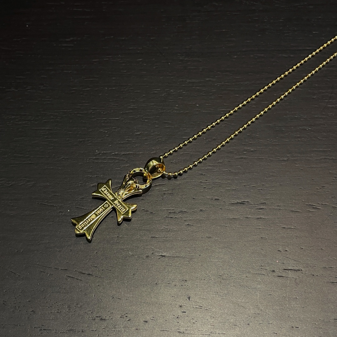 Chrome Hearts 𝐡𝐞𝐚𝐫𝐭𝐬克罗心 镀金绿钻水滴十字架
