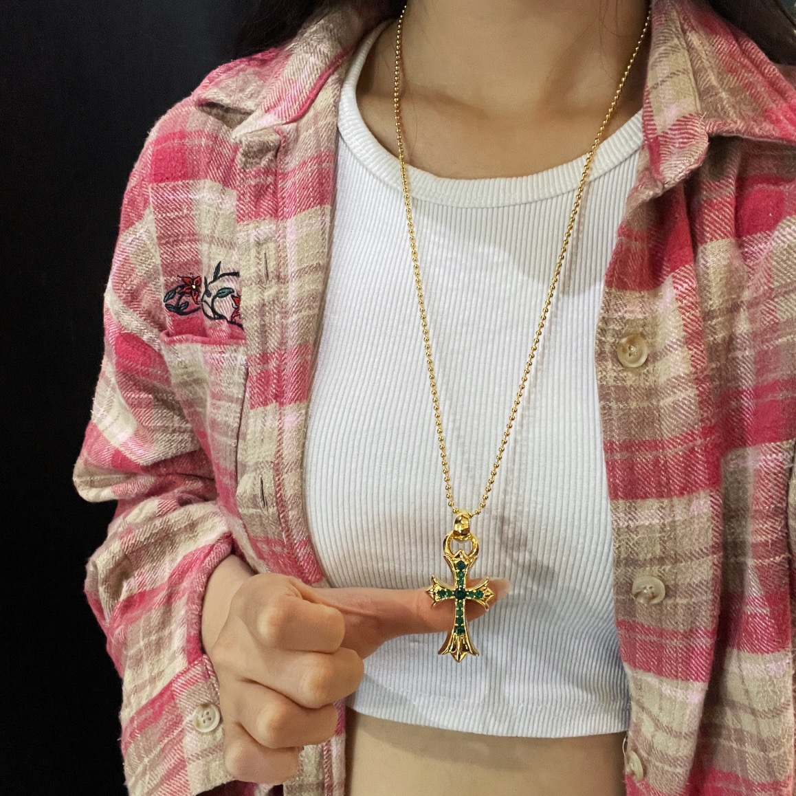 Chrome Hearts 𝐡𝐞𝐚𝐫𝐭𝐬克罗心 镀金绿钻水滴十字架