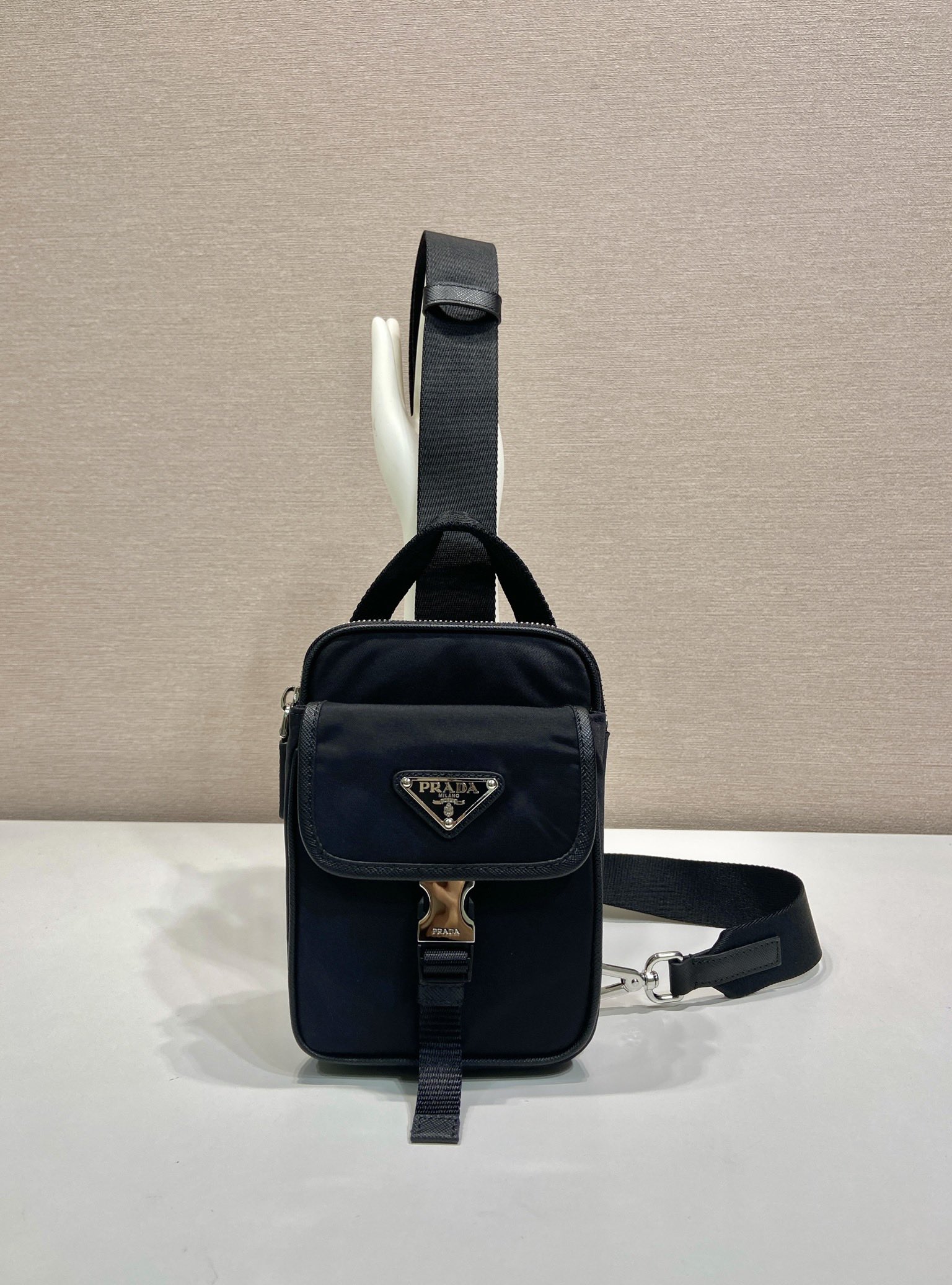 Prada Heren Telefoon Tas - Zwart Nylon & Saffiano Leer, Draagbaar Ontwerp