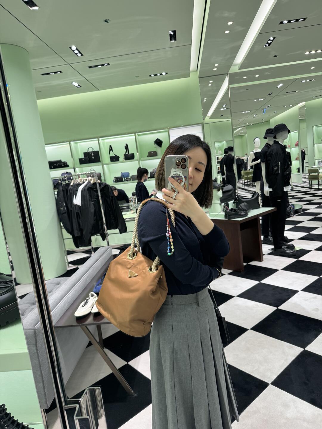 Prada Product _d9FqfCA8tSxxiEyxBrIfmnqkG9ZDyfBM7evSNCg