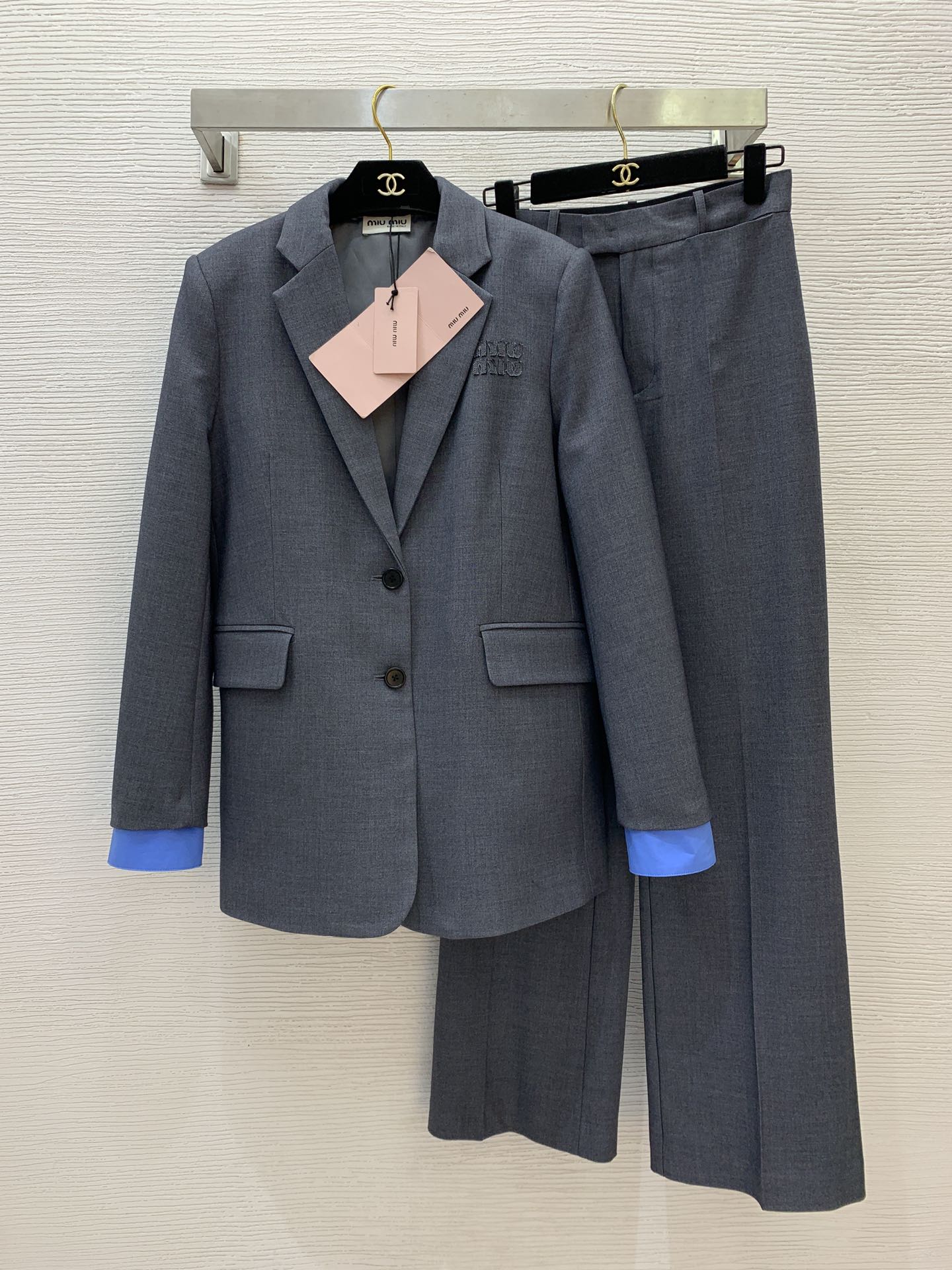 NO:307177,Model number D25021575 MiuMi* new model high-end boutique custom silk wool fabric soft and comfortable!  Simple, fashionable, casual and versatile trousers!  Advanced gray, (Size S waist 68, hip 84, pants length 105, miumiu, alexander wang19860909款号D25021575 MiuMi*缪家新款 高端精品定制丝毛面料柔软舒适！简约时尚休闲百搭西裤长裤！高级灰、（S码腰围68,臀围84,裤长105,,miumiu,alexander wang,Women's clothing