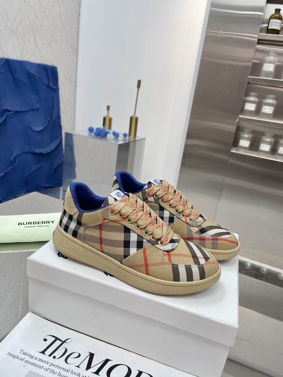 Burberry Classic Grid Collection: New Interpretation of Iconic Style - 图片 3