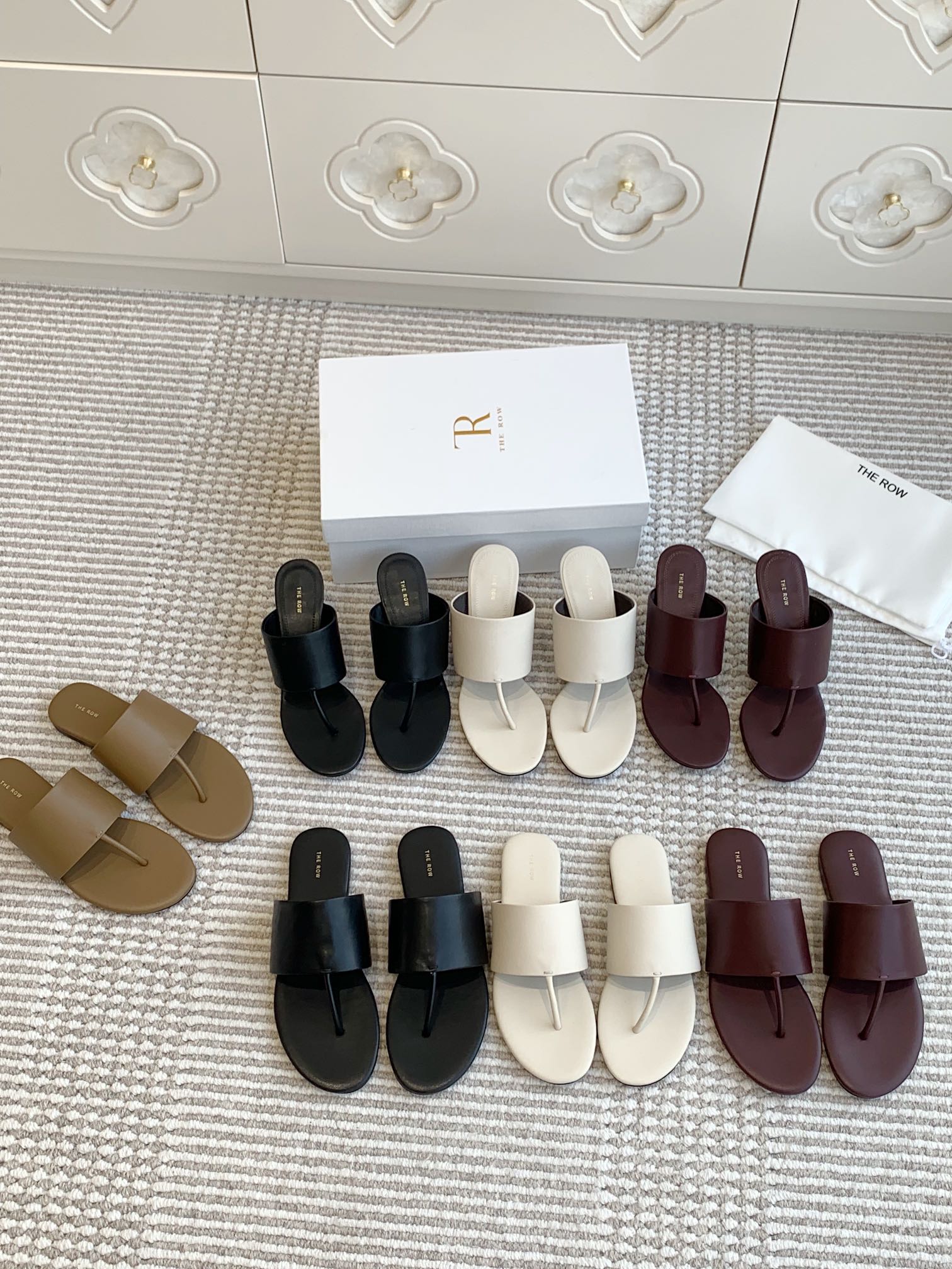 NO:168389,The row clip-toe slippers 35-40, slippers, slippers19860909The row 夹趾拖鞋 35-40,拖鞋,slippers,Women's Shoes