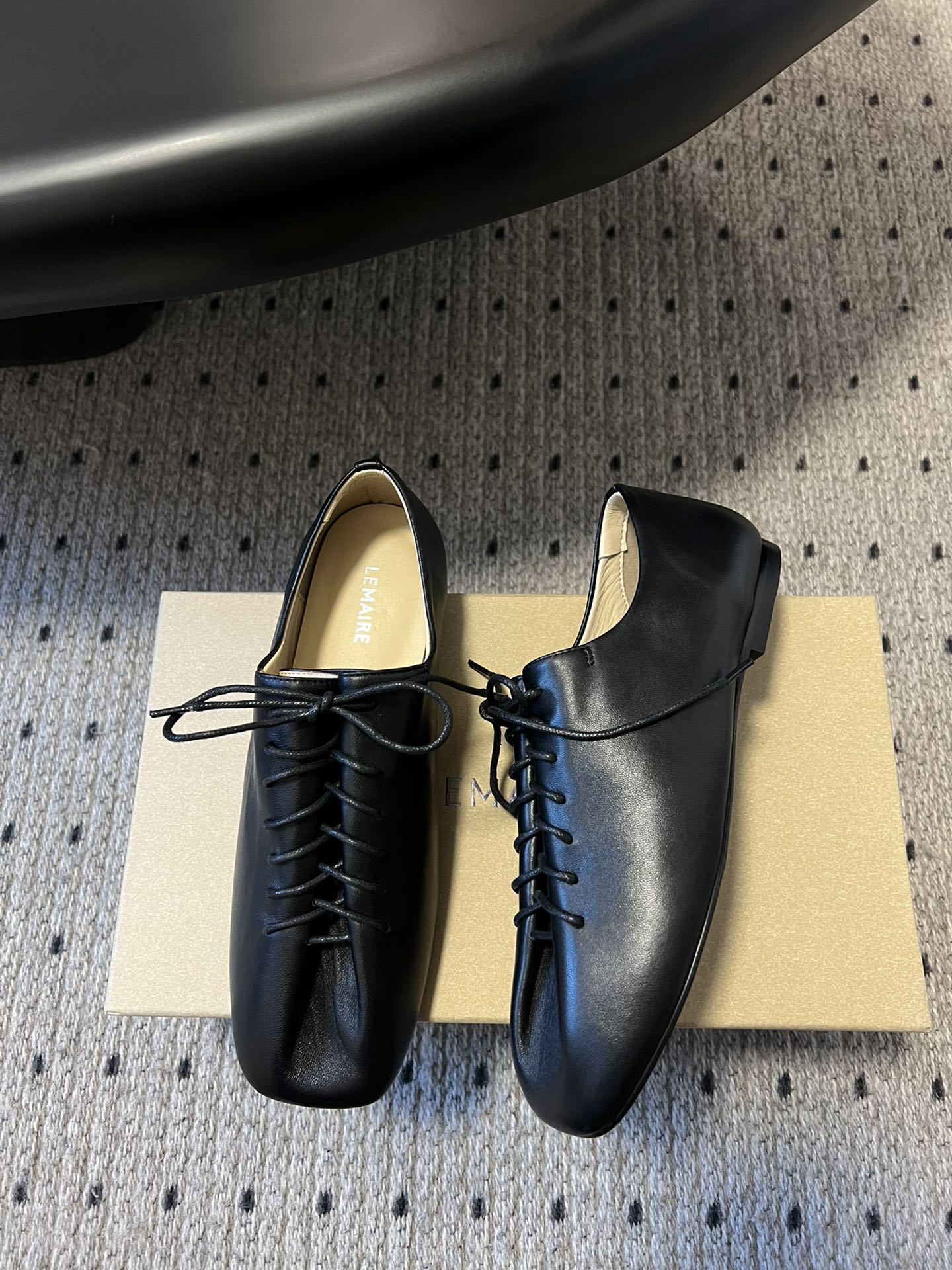 
Lemaire 2025ss一双超级舒服的德比鞋

对lemaire的德比鞋一见钟情，念念不忘必有回响