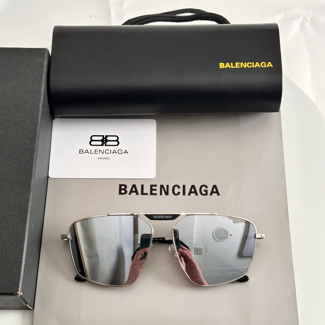 ‼️ 齐色到货 BALENCIAG* BB0246S
SIZE：61口15-145
🔝🔝