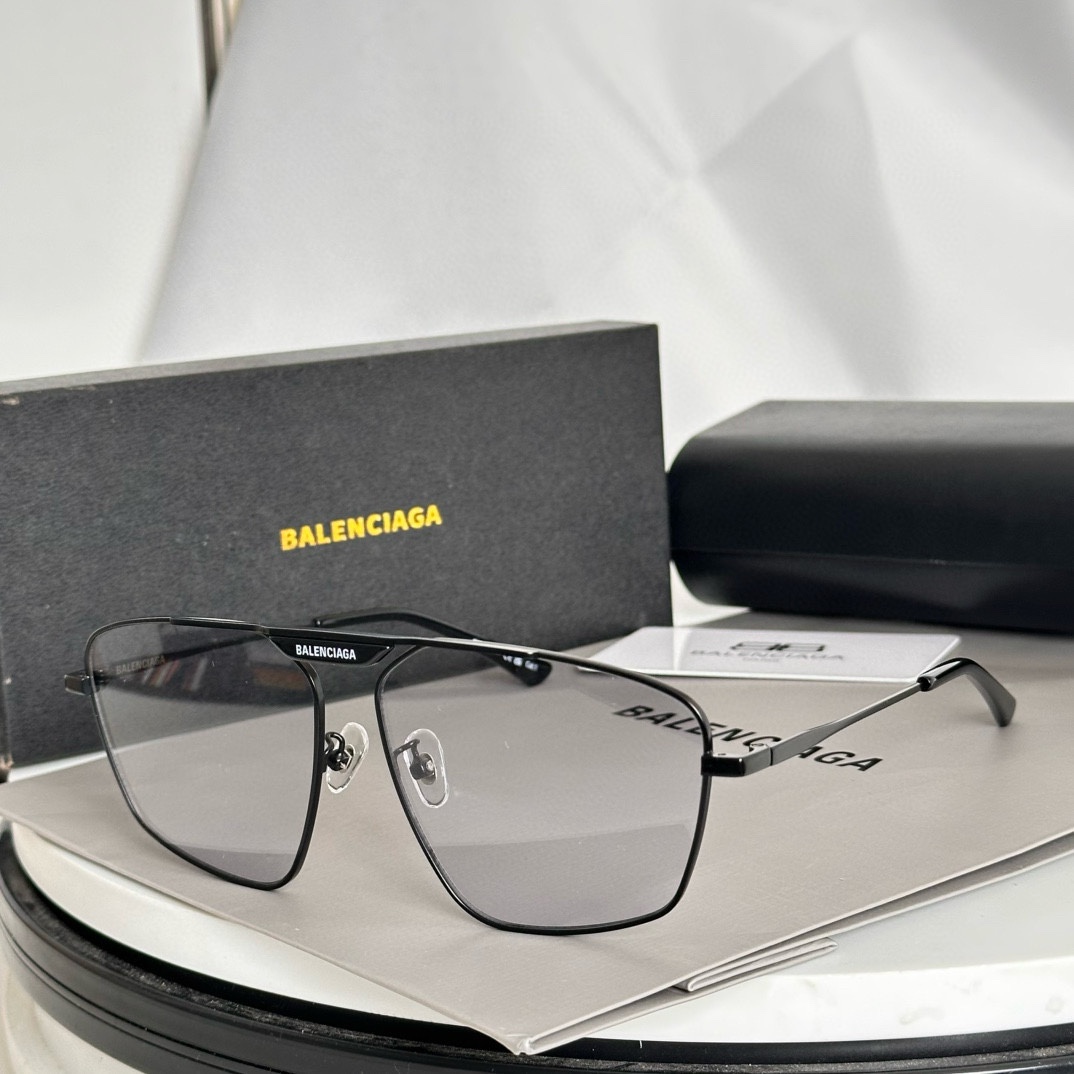 ‼️ 齐色到货 BALENCIAG* BB0246S
SIZE：61口15-145
🔝🔝