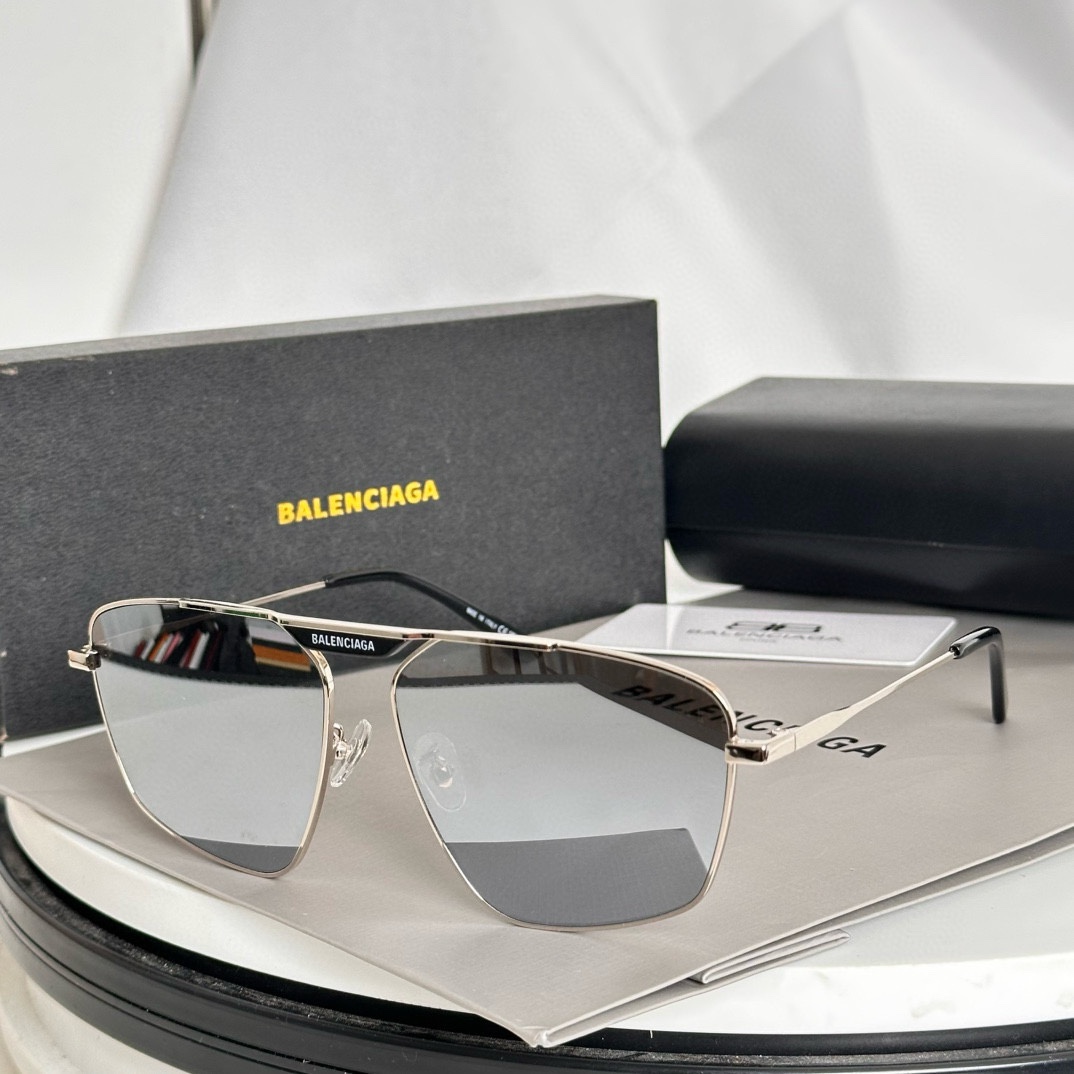 ‼️ 齐色到货 BALENCIAG* BB0246S
SIZE：61口15-145
🔝🔝