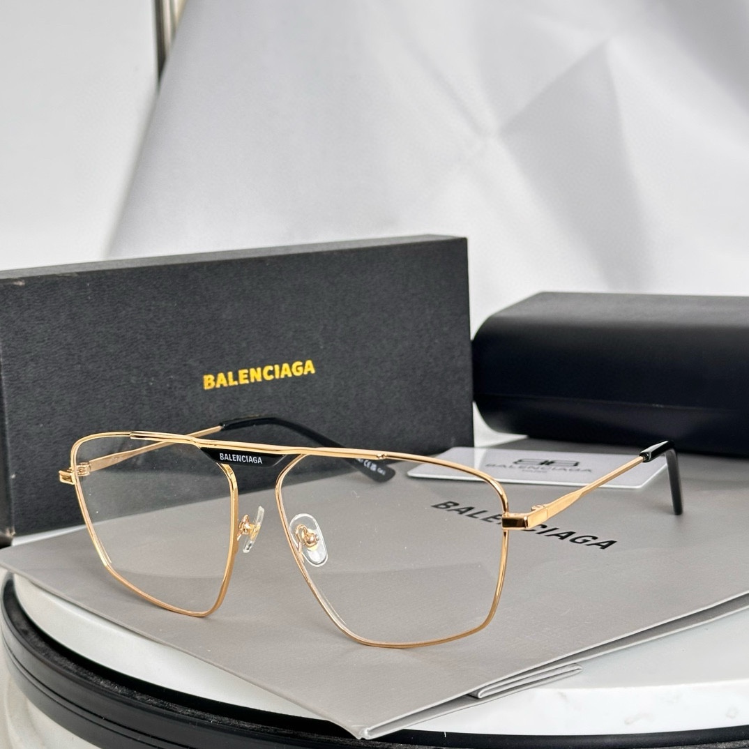 ‼️ 齐色到货 BALENCIAG* BB0246S
SIZE：61口15-145
🔝🔝
