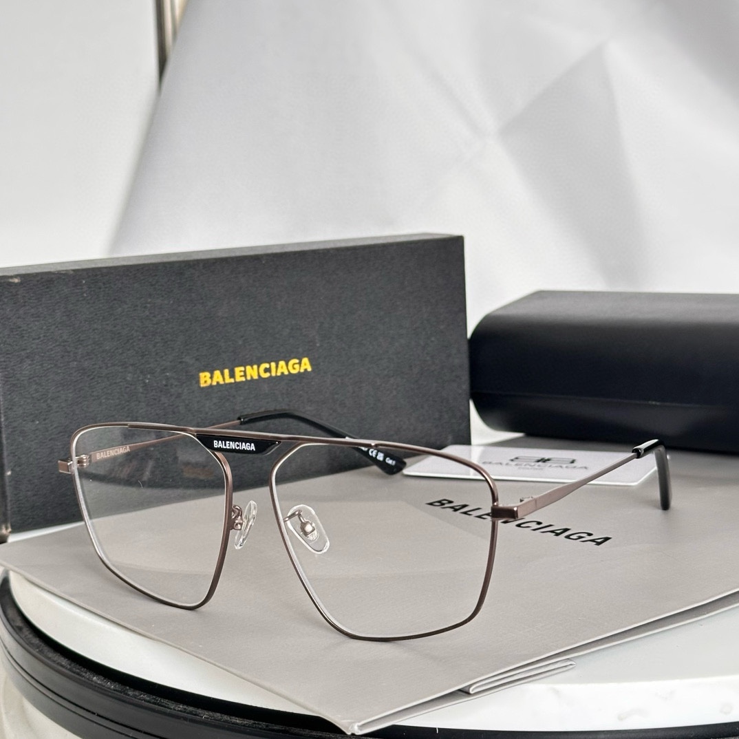 ‼️ 齐色到货 BALENCIAG* BB0246S
SIZE：61口15-145
🔝🔝