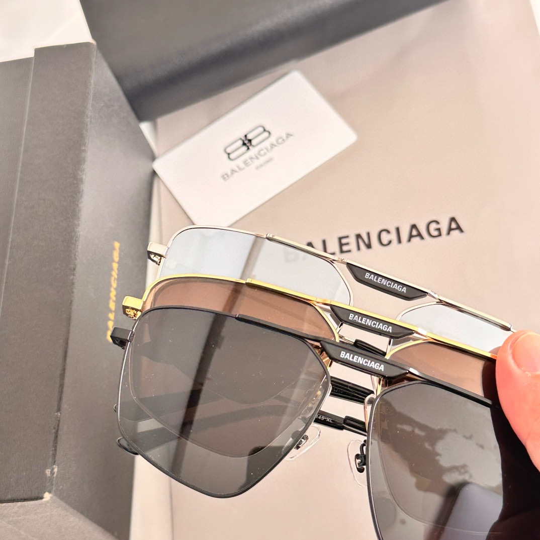 ‼️ 齐色到货 BALENCIAG* BB0246S
SIZE：61口15-145
🔝🔝