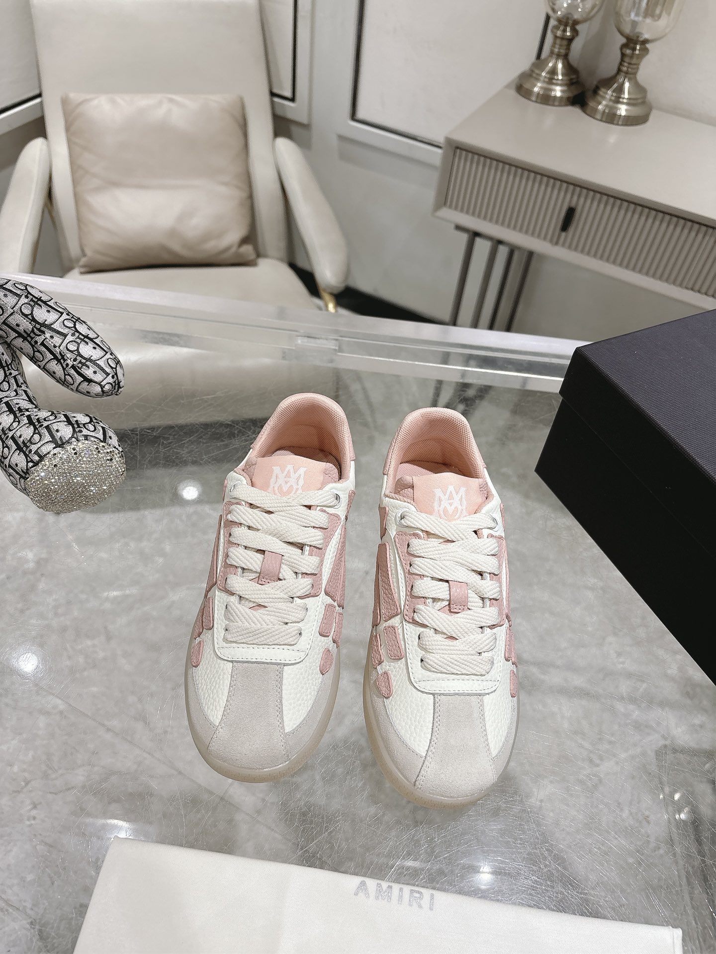 NO:406801,Miri couples' star shoes bones and training shoes casual shoes amiri 2025 spring and summer couples' star shoes bones and training shoes micro bread shape, the bone weaving pattern made of multi-layer leather has stronger three-dimensionality and richer, and all elements are just right!  Details are just right. Size: 35-46, casual shoes/sports shoes, amiri, sneakers19860909miri情侣款星星鞋骨头德训鞋休闲鞋 amiri 2025春夏情侣款星星鞋骨头德训鞋微面包形体,多层真皮制作的骨头编织图案立体感更强微厚 丰富,一切元素都拿捏得刚刚好！细节拿捏刚刚好 码数:35一46,休闲鞋/运动鞋,amiri,sneakers,Women's Shoes