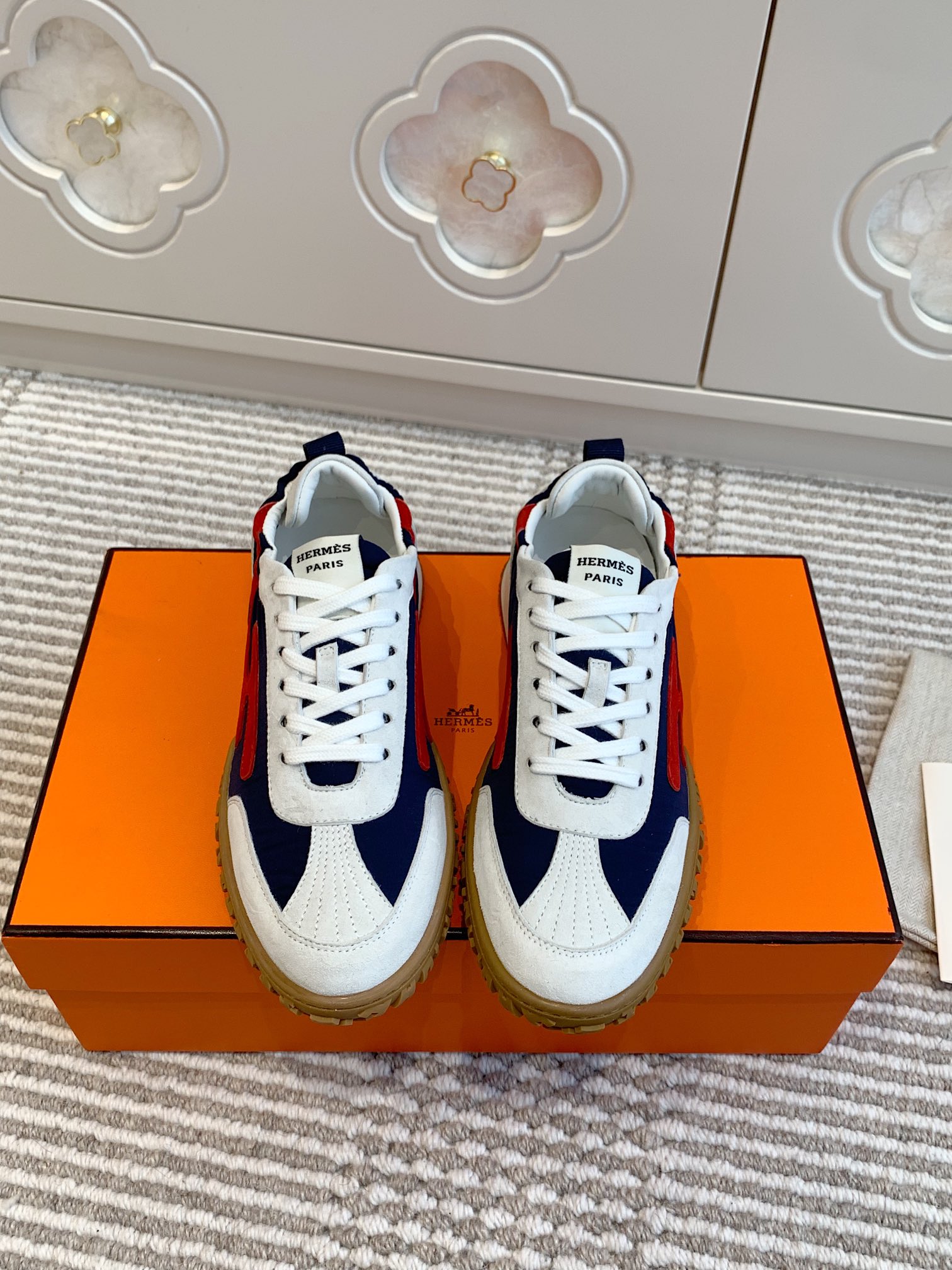 NO:168392,Women, Men, Hermes official website, Jet series couples, H-Ge training shoes, casual sneakers, top quality, extreme craftsmanship, synchronized counter, super easy to wear, imported suede with cowhide color/match logo H-Graphic/Sheepskin lining/original mold opening TPU sole Size35-45, casual shoes/sports shoes, hermes, hermes, sneakers, cowhide, sheepskin, chamois leather19860909批女 男 Hermes爱马仕官网Jet系列情侣款H德训鞋·休闲运动鞋 顶级品质 工艺极致,同步专柜上新·超级好穿 面料进口麂皮搭配牛皮拼色/搭配标志H 标志/羊皮内里/原版开模TPU大底 Size35-45,休闲鞋/运动鞋,hermes,hermes,sneakers,cowhide,sheepskin,chamois leather,Women's Shoes