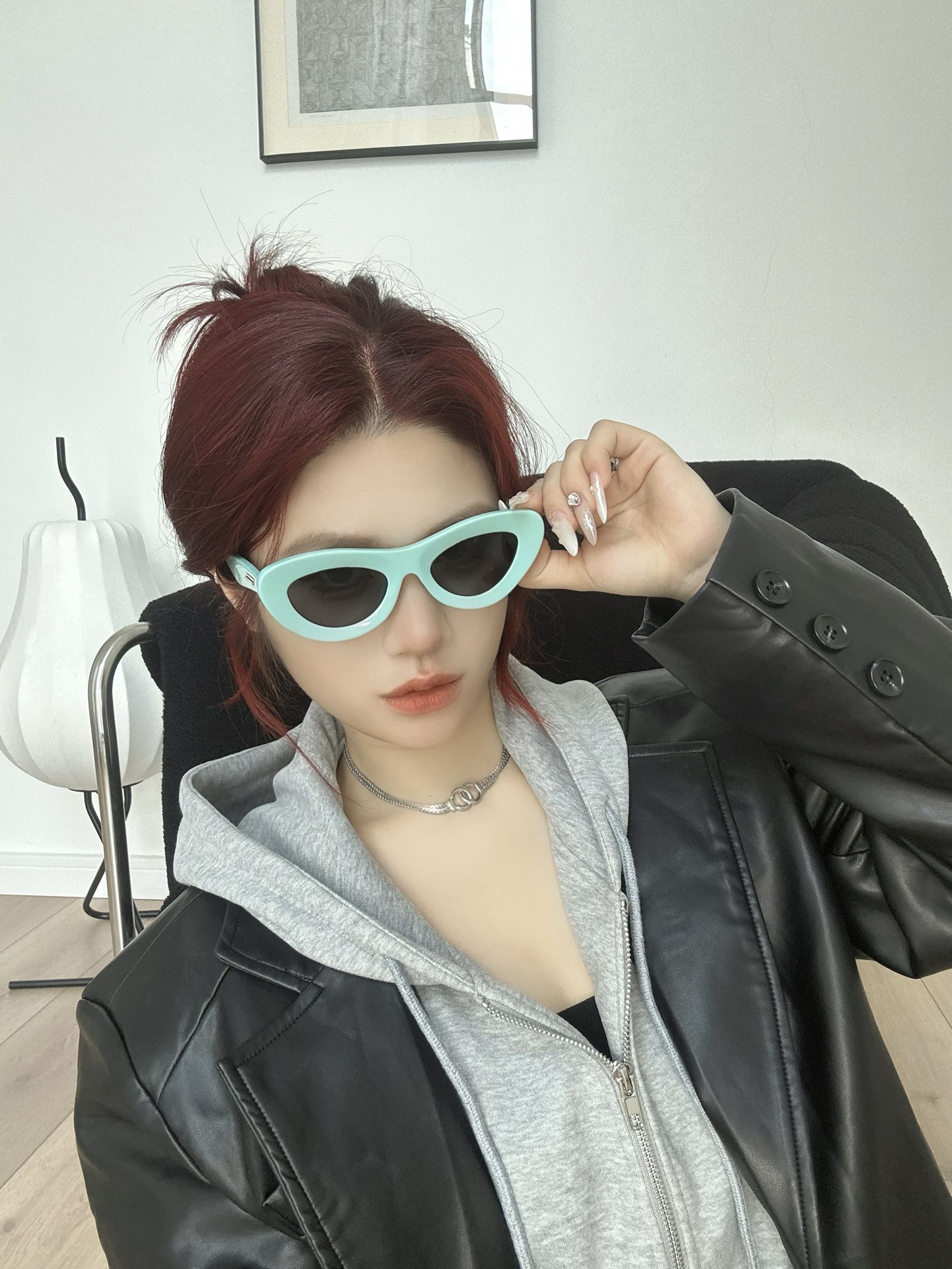  开春新品发售～
‼️‼️配送彩图
BOTTEGA VENET*
MOD：BV1325S
SIZE：51