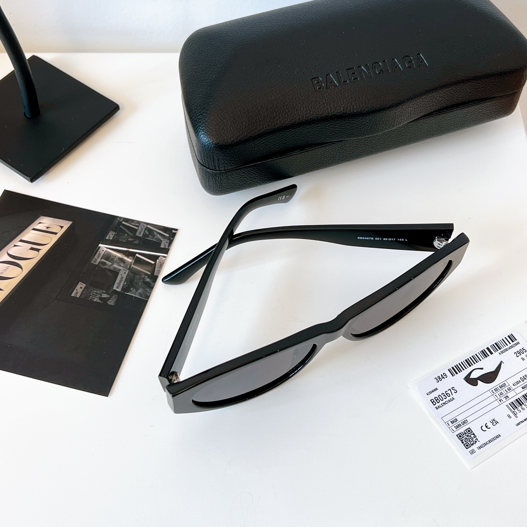  开春新品发售～
‼️‼️配送彩图
BALENCIAGA
MOD：BB0367
SIZE：60口17-1