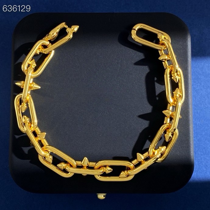 Tiffany & Co. 光面手链Tiffany蒂芙尼TFN新款欧美 个性光面铆钉环环相扣手链 黄铜材料电镀18K金 2个色：金色 银色