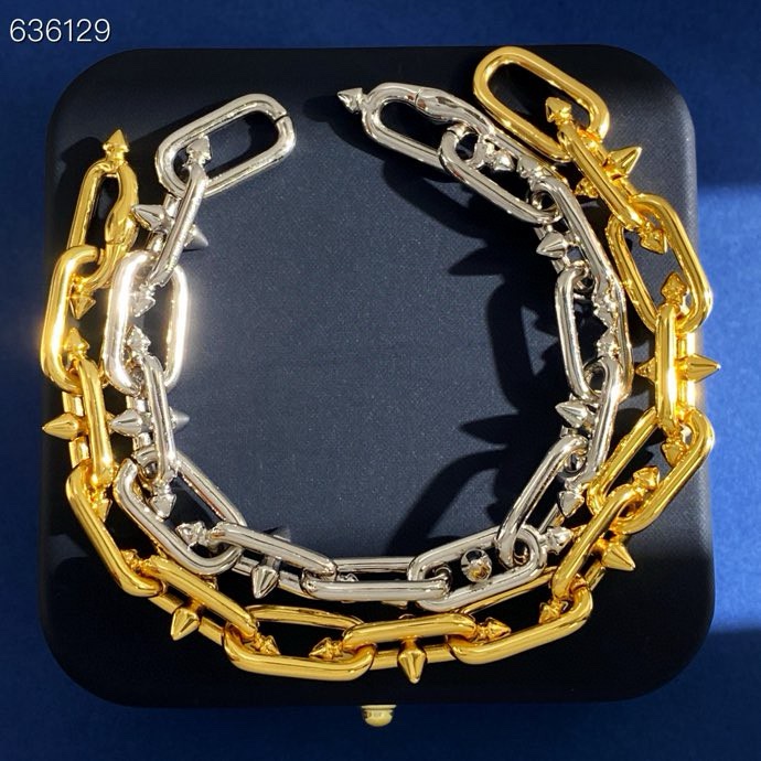 Tiffany & Co. 光面手链Tiffany蒂芙尼TFN新款欧美 个性光面铆钉环环相扣手链 黄铜材料电镀18K金 2个色：金色 银色