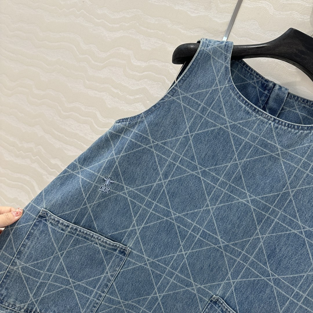 独家首发❤️高端原单品质🤞MissD新品戴妃藤格纹复古洗水牛仔连衣裙！原版定制格纹复古蓝洗水工艺高级又时