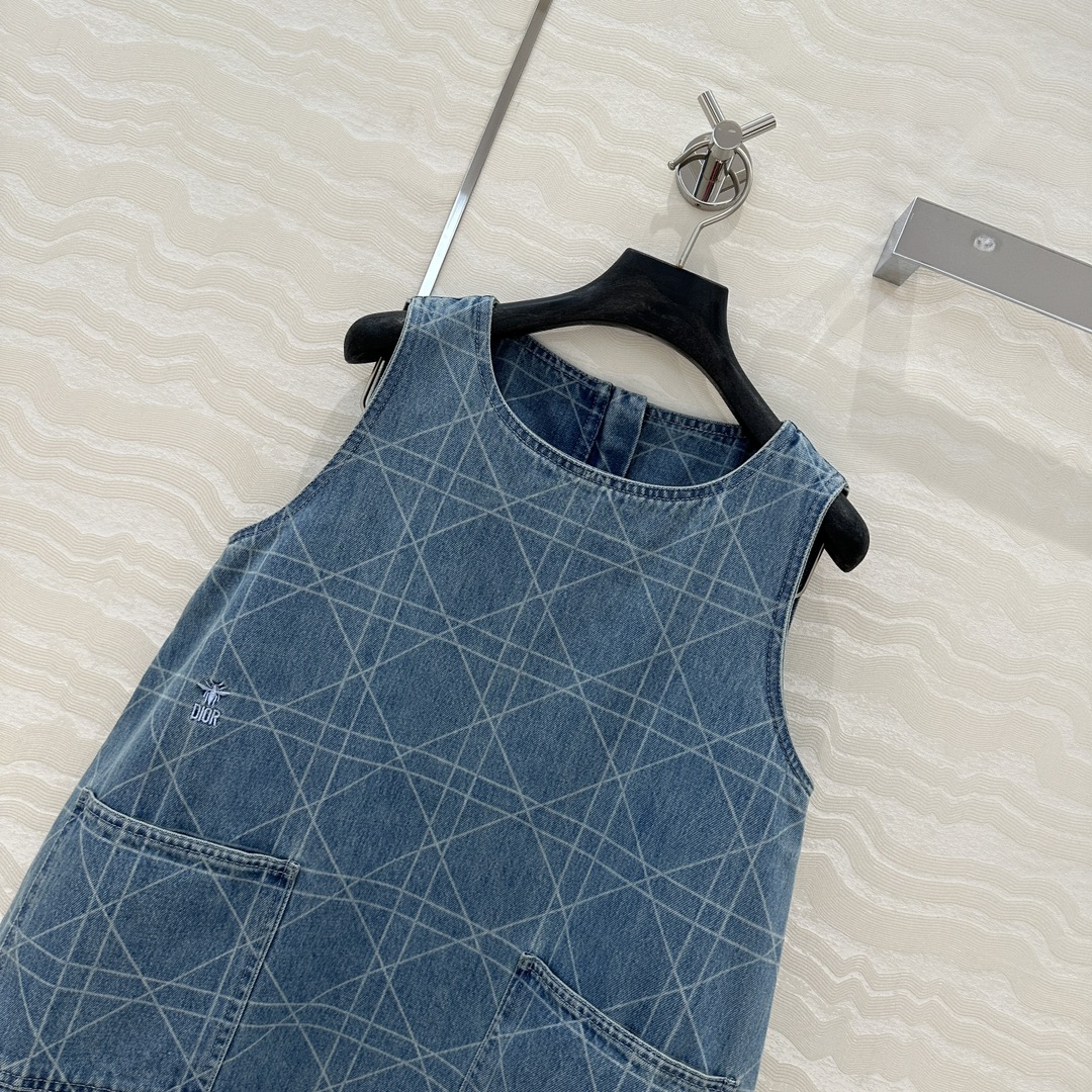 独家首发❤️高端原单品质🤞MissD新品戴妃藤格纹复古洗水牛仔连衣裙！原版定制格纹复古蓝洗水工艺高级又时
