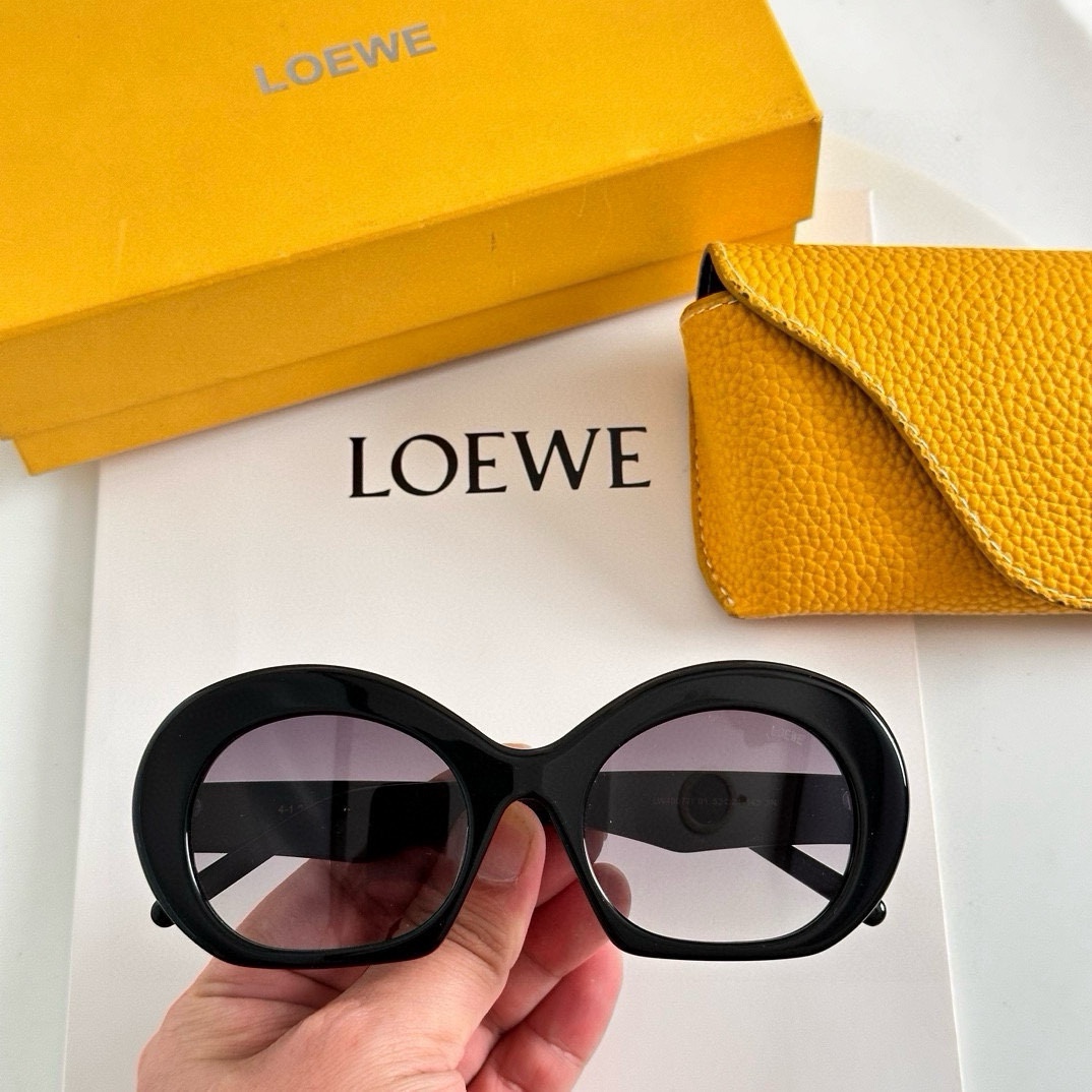 ‼️LOE*E 罗意威 Model：LW40077I
Size：52口21-143