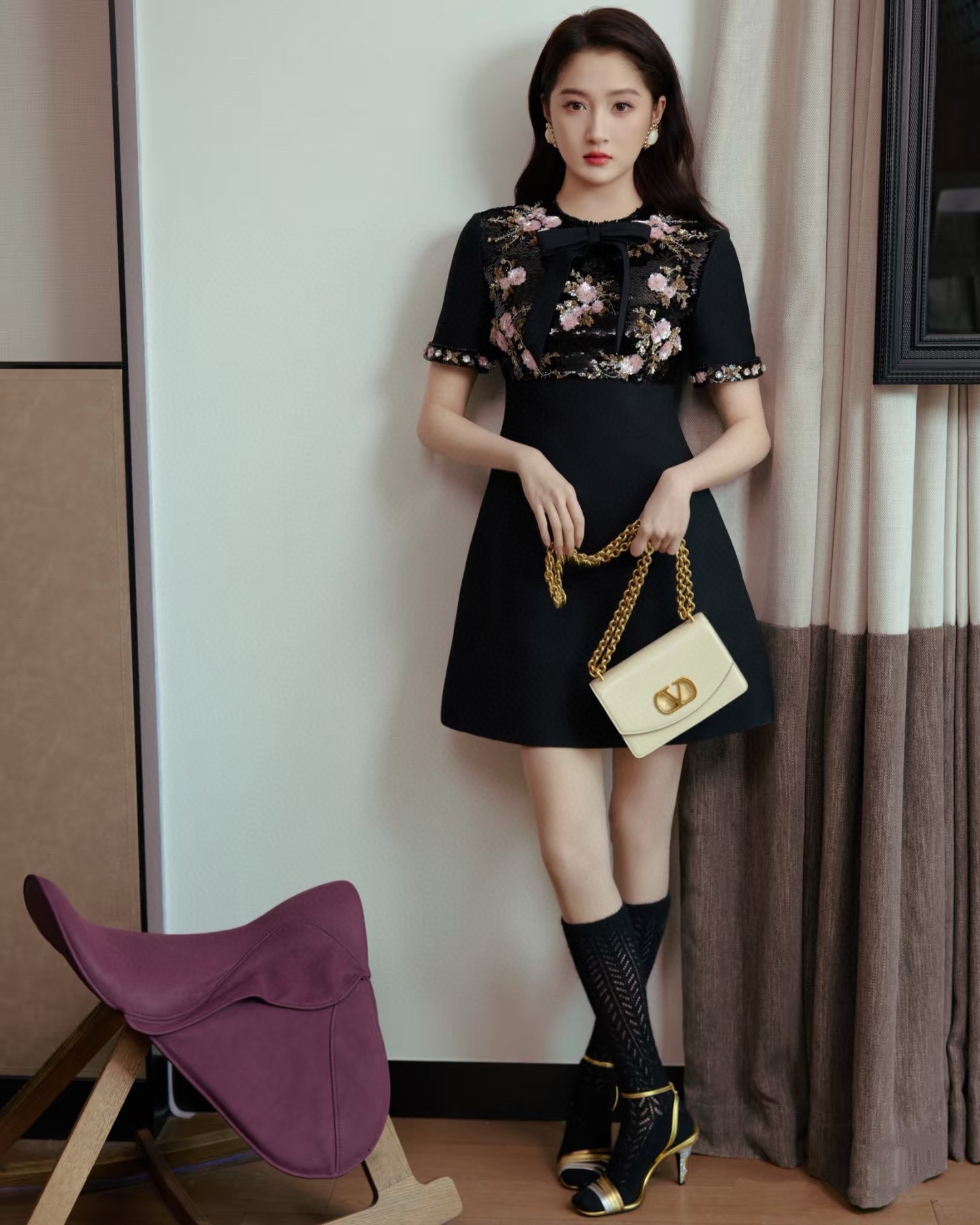 NO:308204,Model number G21852 VALENTIN*O Warren Home New Style High-end Customized Heavy Industry Light Luxury Celebrity Style Bow Three-dimensional Flower Inlaid with Diamond Beads Decoration, Slimming A-line Short-sleeved Dress!  Black, apricot, black, (S-size bust 88, sleeve length 21, waist 76, skirt length 88, valentino, valentino, skirt, T-shirt, alexander wang19860909款号G21852 VALENTIN*O华伦家新款 高端定制重工轻奢名媛风蝴蝶结立体花朵镶钻钉珠装饰 收腰显瘦a字短袖连衣裙！黑色、杏色、黑色、（S码胸围88,袖长21,腰围76,裙长88,,valentino,valentino,skirts,T-shirt,alexander wang,Women's clothing