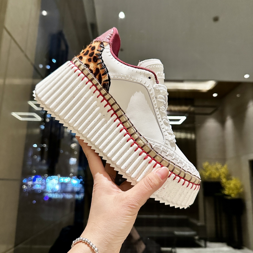 Chloé Handmade Stitching Leather Sneakers - Comfortable & Stylish 2 i1739021218 3019 6