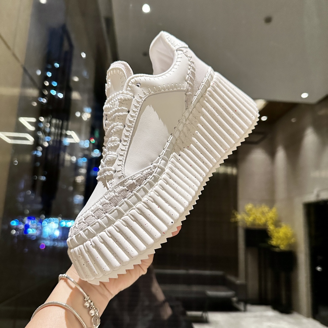 Chloé Handmade Stitching Sneakers - High Density Foam Sole, Durable & Stylish 3 i1739021256 3546 1