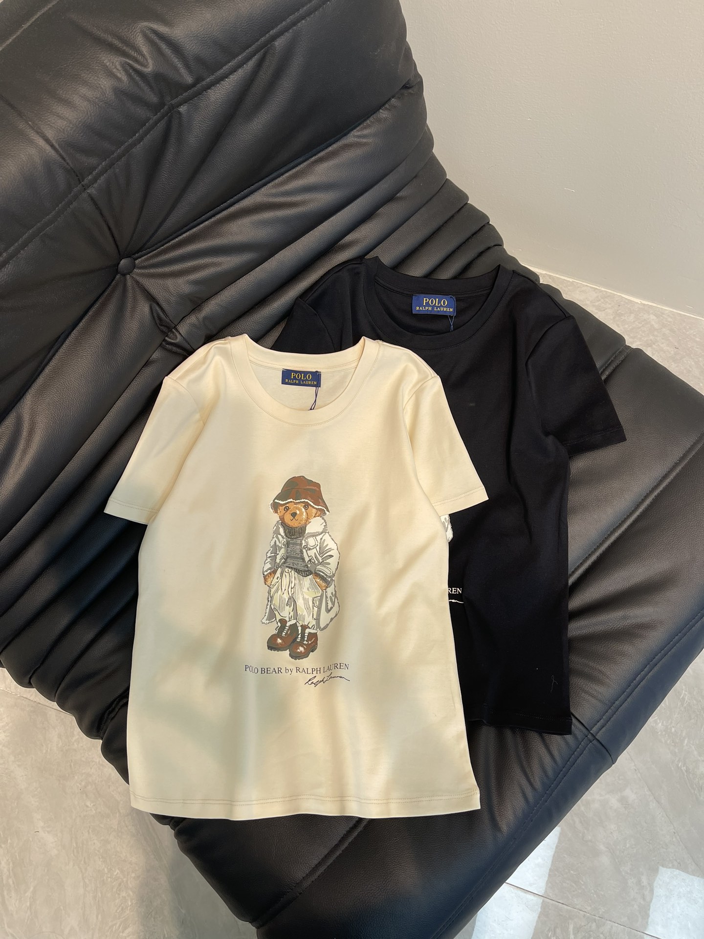 NO:314051,Ralph Laure* Ralph polo25 spring and summer new product cute bear printed letter short-sleeved T-shirt, high-end imported pure cotton fabric, retro color matching, classic style and beautiful upper body!  SML A, loro piana, T-shirt,tees, t-shirt,alexander wang19860909Ralph Laure*拉夫polo25春夏新品可爱小熊印花字母短袖T恤,高级进口纯棉面料,复古配色,经典版型上身非常漂亮！SML A,,loro piana,T-shirt,tees，t-shirt,alexander wang,Women's clothing