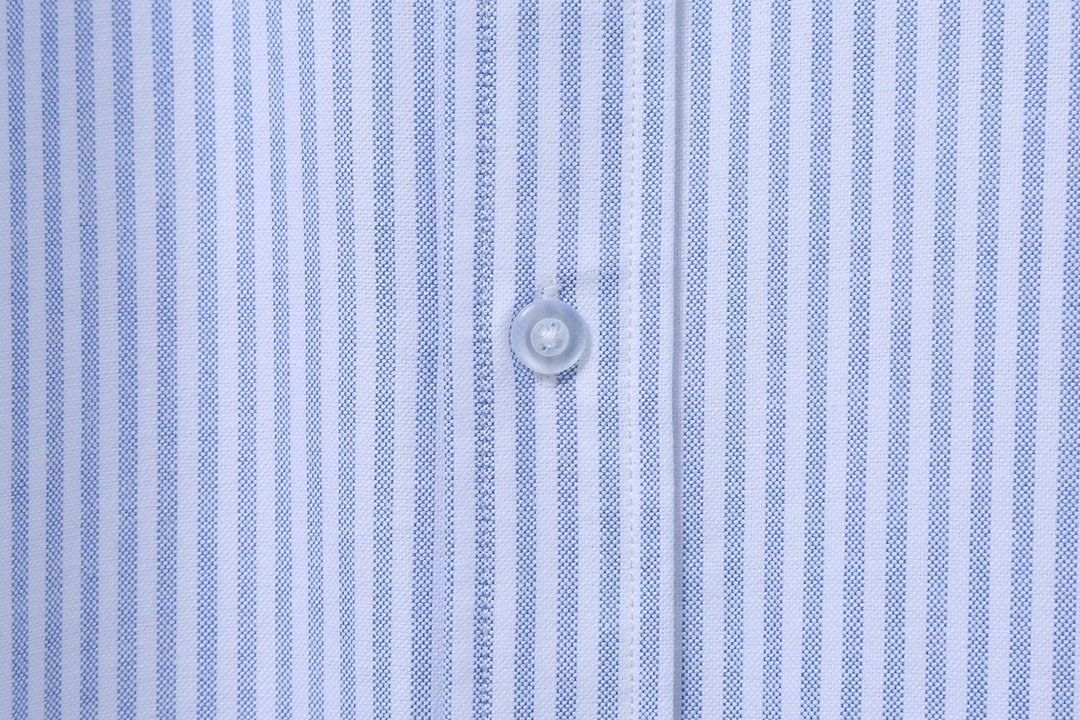 “Thom Browne Striped Short-Sleeve Shirt in High-Quality Oxford Twill” - 图片 4