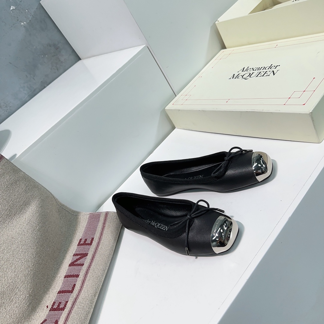 High Quality Alexander McQueen Ballet Shoes with Iron Head Butterflies – Original Italian Leather - 图片 8