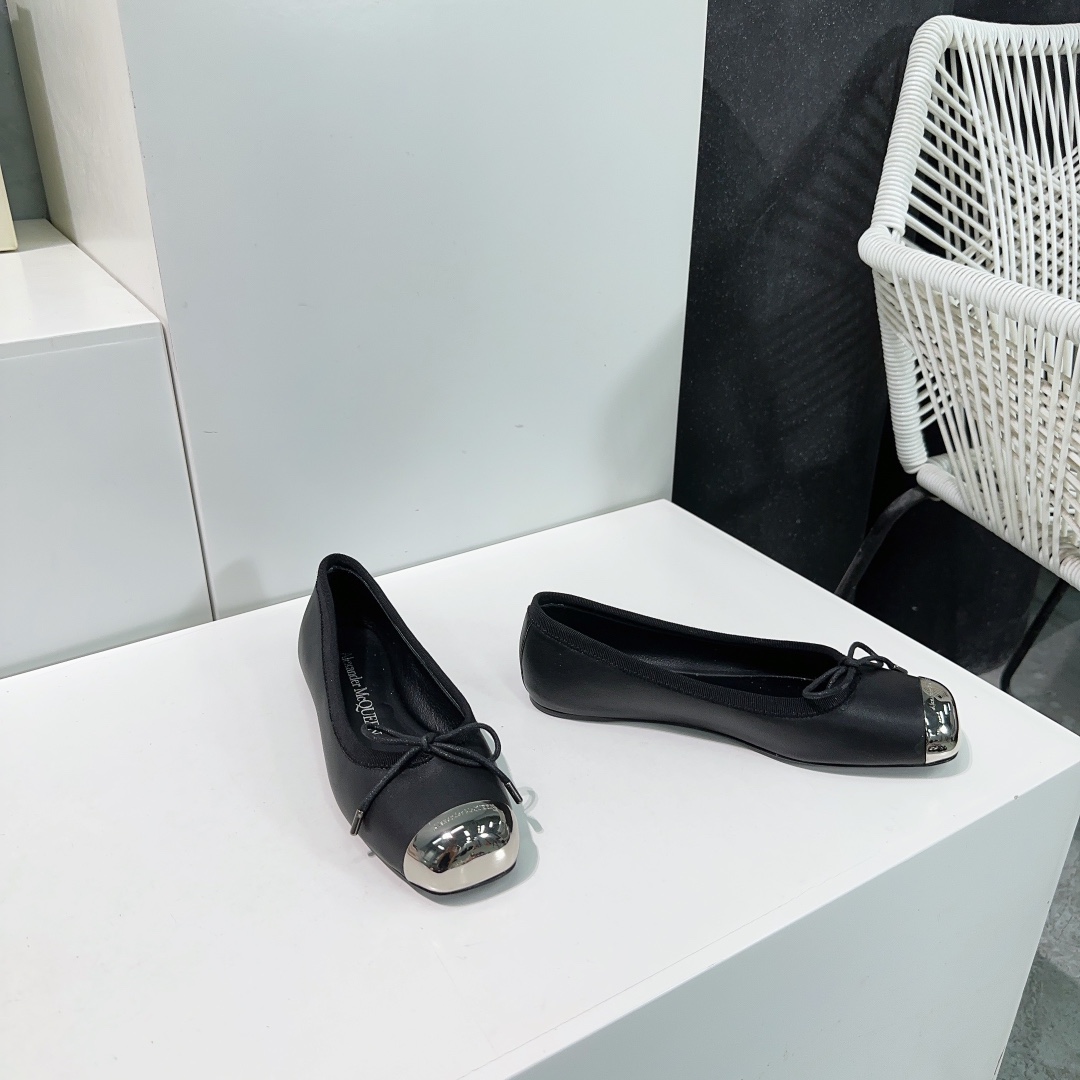 High Quality Alexander McQueen Ballet Shoes with Iron Head Butterflies – Original Italian Leather - 图片 1