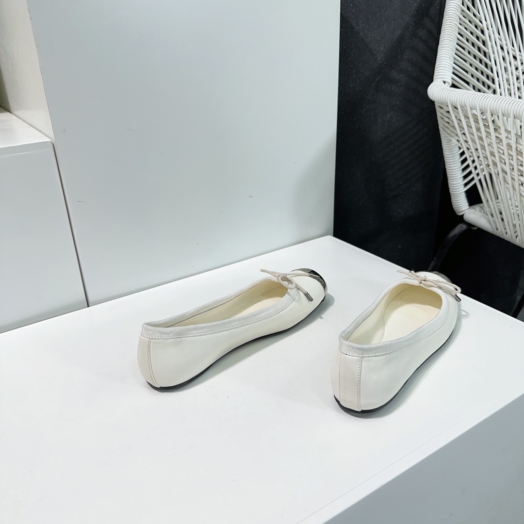 High Quality Alexander McQueen Ballet Shoes with Italian Leather and Iron Head Details - 图片 9