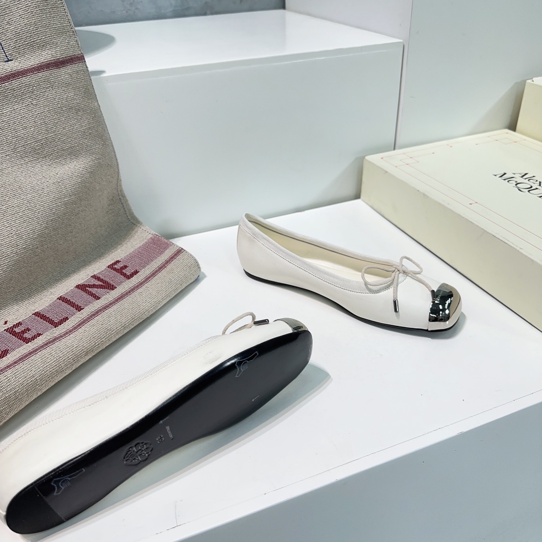 High Quality Alexander McQueen Ballet Shoes with Italian Leather and Iron Head Details - 图片 6